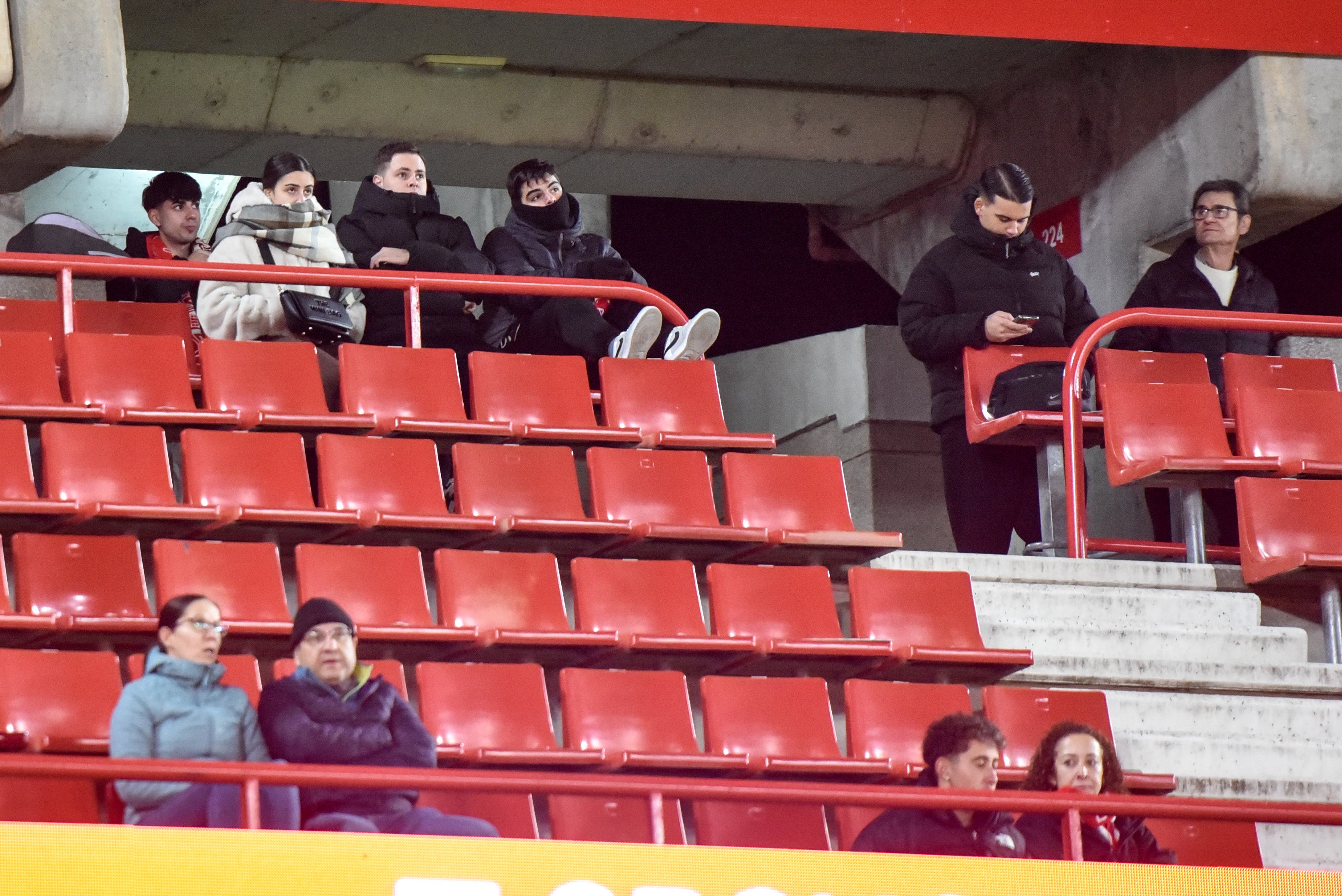 Búscate en la grada de Los Cármenes en el Granada-Córdoba