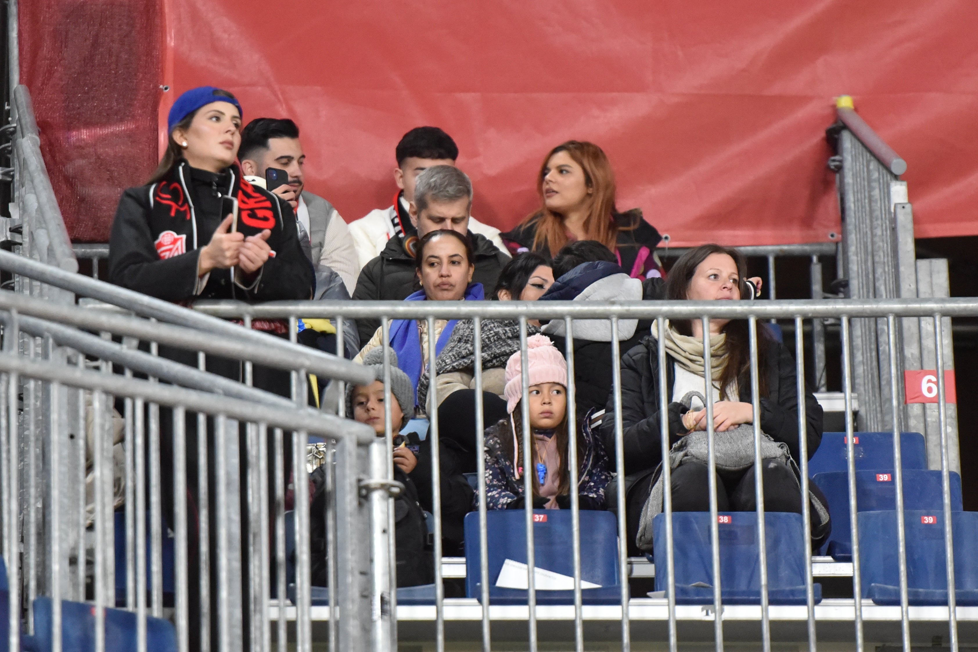 Búscate en la grada de Los Cármenes en el Granada-Córdoba
