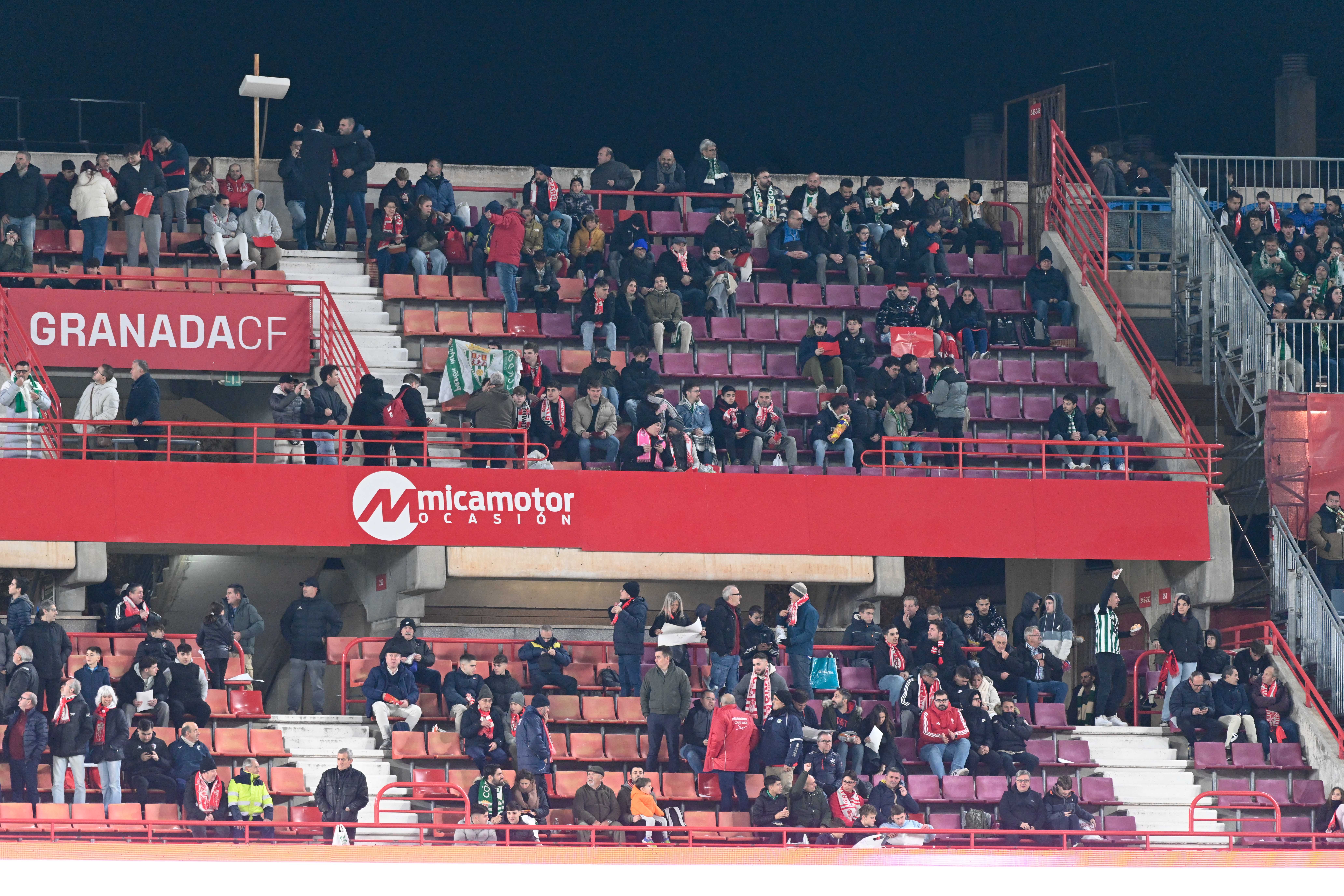 Búscate en la grada de Los Cármenes en el Granada-Córdoba