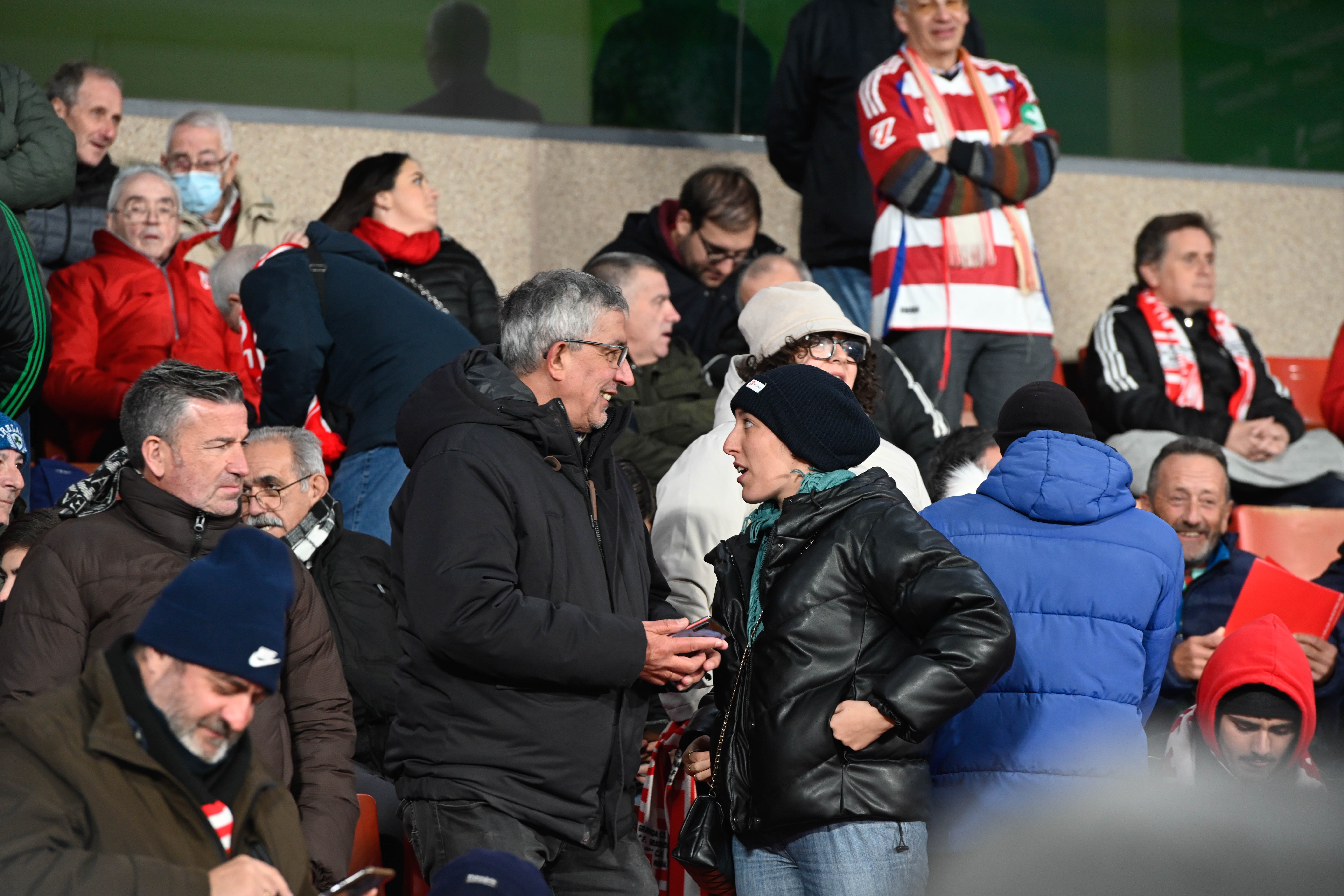 Búscate en la grada de Los Cármenes en el Granada-Córdoba