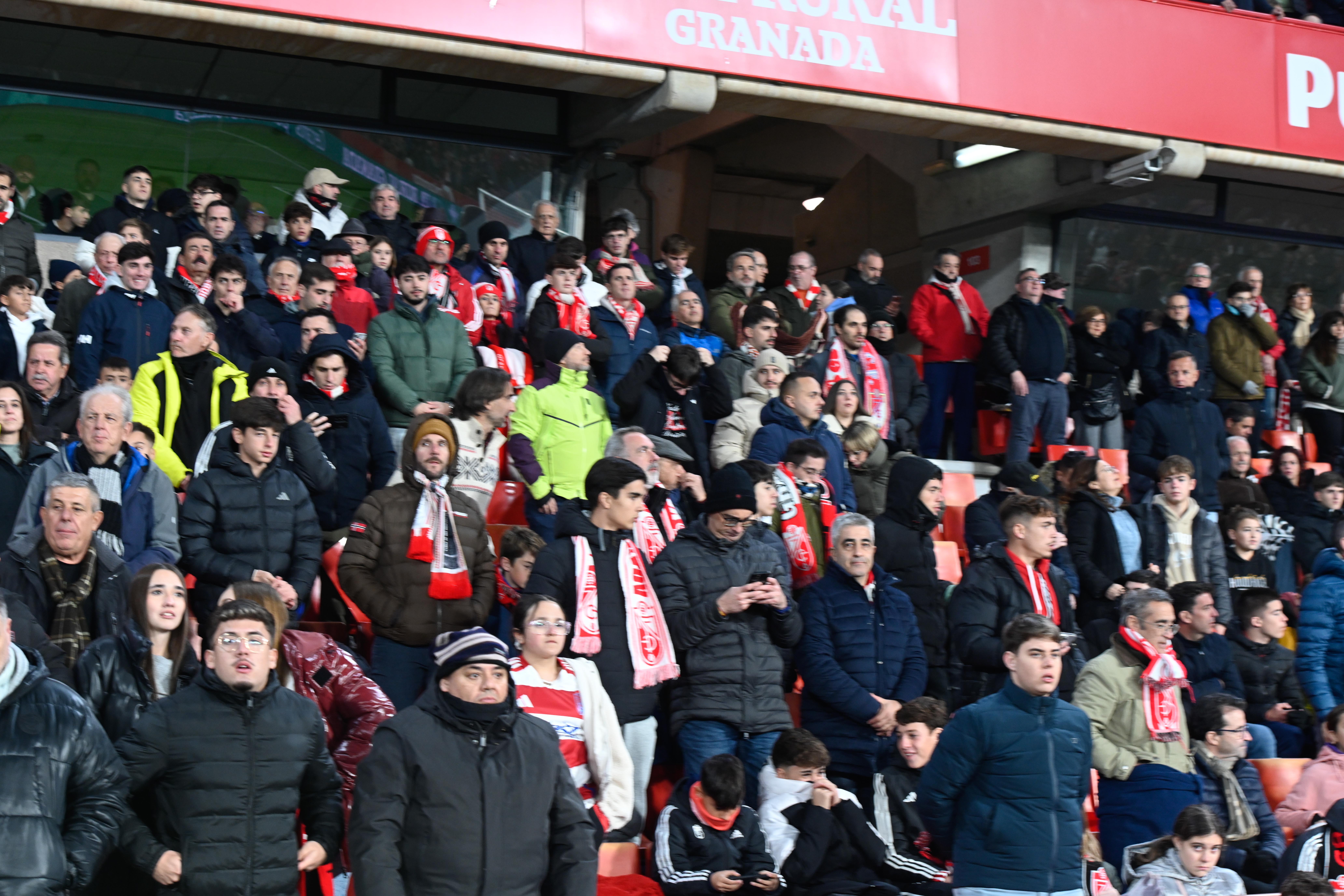 Búscate en la grada de Los Cármenes en el Granada-Córdoba