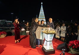 Nevada Shopping enciende el árbol de Navidad más alto de Europa.