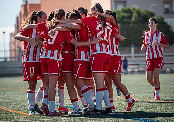 El Almería femenino sigue a 'su bola'; goleó al Atlético Jiennnese para seguir invicto.