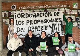 Estudiantes de Ciencias del Deporte protagonizan una sentada para pedir la ordenación de su profesión