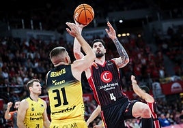 El Casademont vivió con mucho nerviosismo la visita de La Laguna Tenerife, Santi Yusta recibió una técnica determinante al final.