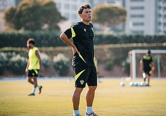 Rubi sabe de lo que es capaz el Ceuta, pero también de lo que pueden dar los suyos.