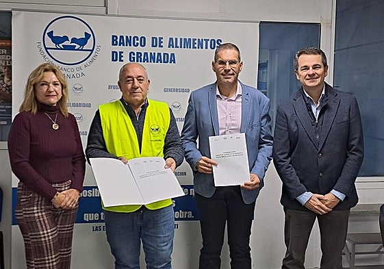 Firma de un nuevo convenio entre Agusavira y Banco de Alimentos.