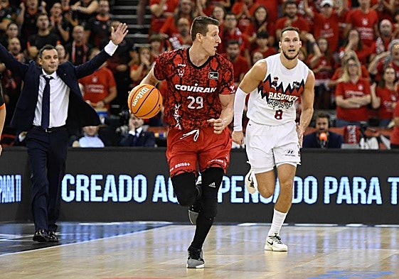 El excelente rendimiento de Luca Bozic, con el balón en el partido frente al Baskonia, le ha permitido volver a la selección de Croacia.