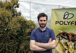 Marc Vaez-Oliveira, CEOy cofundador de Polyfly en el interior de las instalaciones de su empresa.