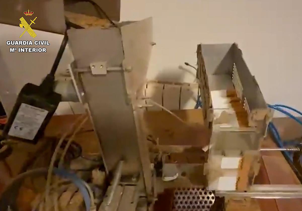 Desmantelado un taller clandestino de tabaco en Mancha Real con 115.000 cigarrillos