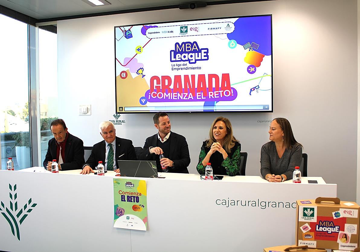 Poli Servián durante la presentación de la MBA League, junto a Luis Carrasco, Vito Epíscopo, Sergio Oya y Macarena Magnet.