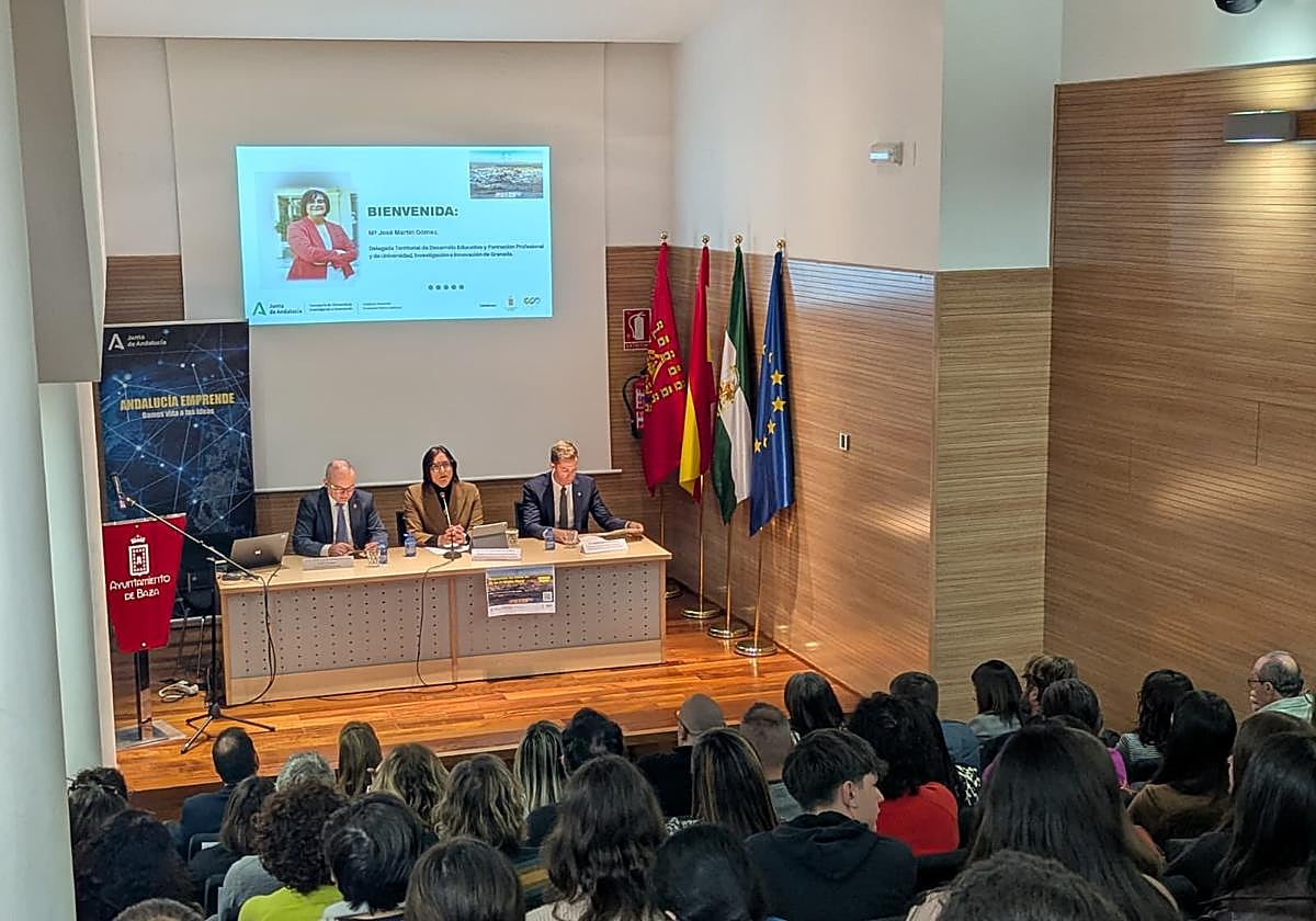 La Junta acerca la digitalización y la inteligencia artificial a los territorios rurales de Granada