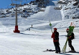 Sierra Nevada abre temporada este sábado con 7 kilómetros de pistas en Borreguiles