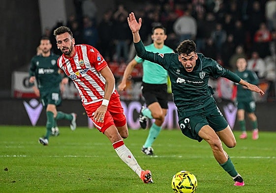 Centelles durante un lance del partido