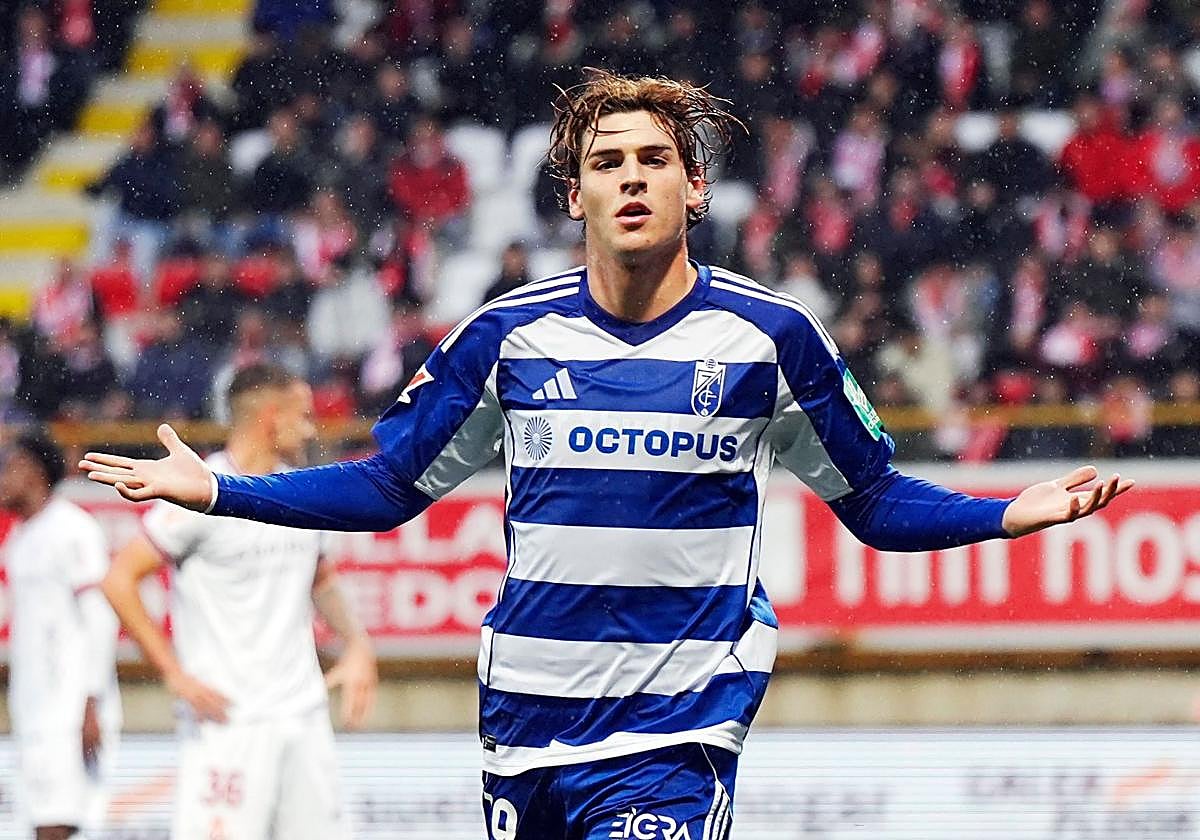 Jorge Pascual celebra su gol.