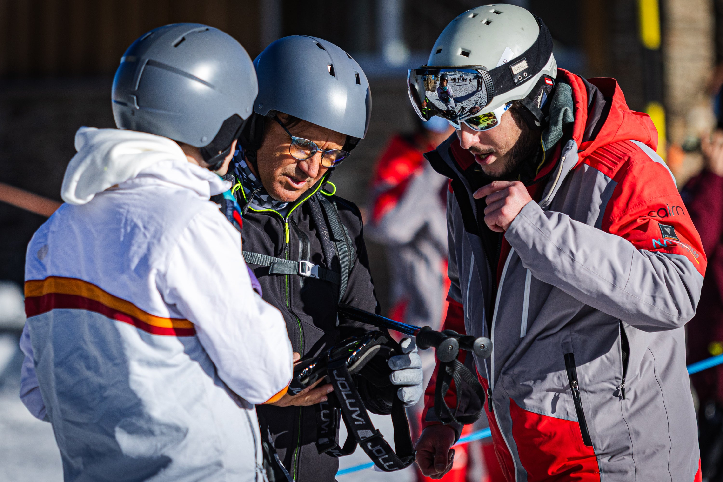 Blanco radiante: las imágenes del primer día de temporada en Sierra Nevada