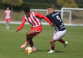 Hou se deshace de Pana.