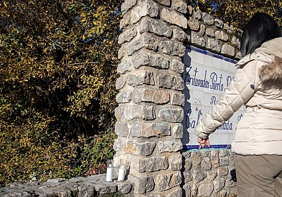 Punto de la A-4003, en Huétor Santillán, donde este domingo perdieron la vida Ventura y Javier en un accidente de tráfico.