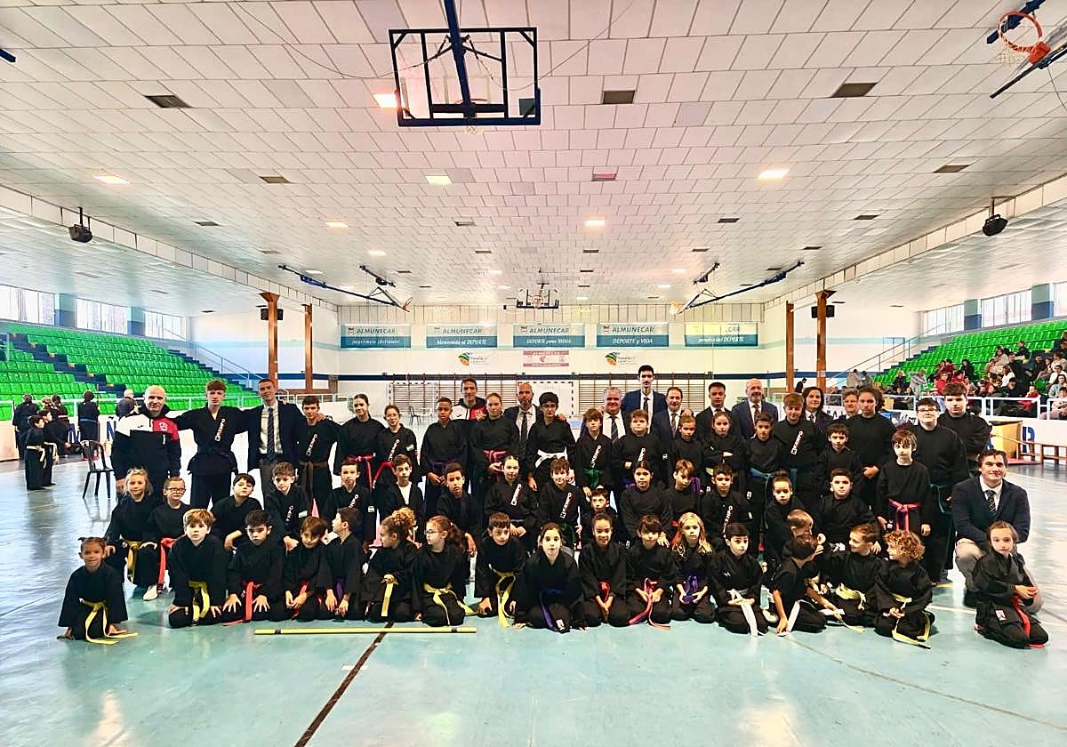 Almuñécar y La Herradura logran 40 medallas en la III Liga Andaluza 2025 de Kenpo