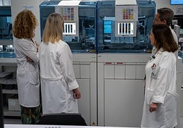 El Virgen de las Nieves optimiza las analíticas tras la integración del Laboratorio General y Urgencias