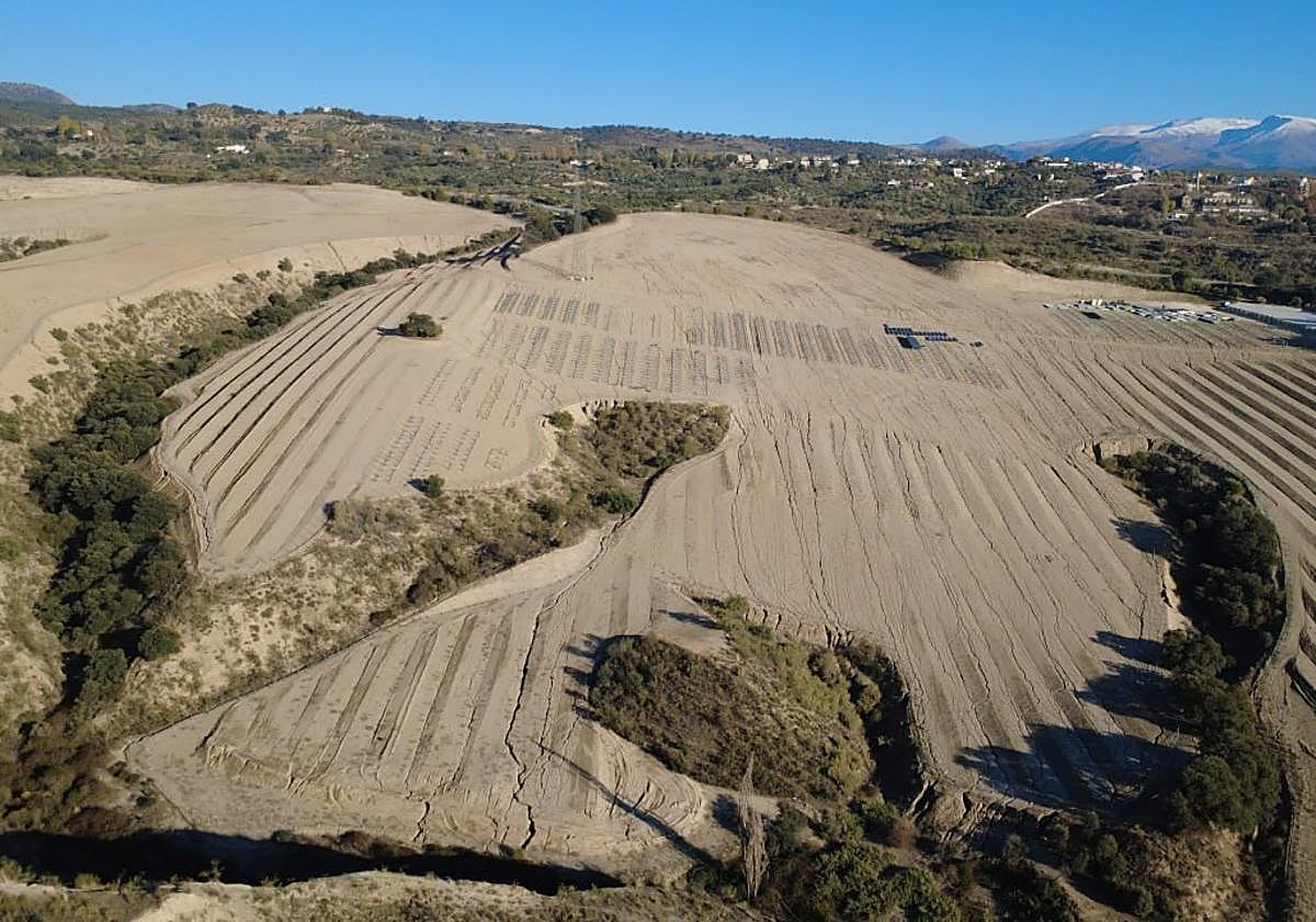 La Junta de Andalucía confirma la paralización de la planta fotovoltaica de Víznar
