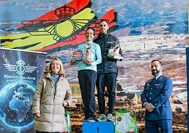 Los ganadores, instalados en lo más alto del podio.