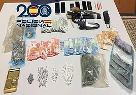 Desmantelan tres puntos de venta de droga e incautan estupefacientes y tres machetes en Baza