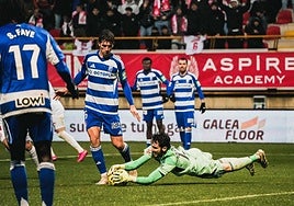 Astralaga atrapa un balón en el Reino de León.