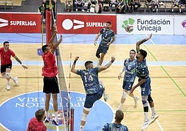 Fran Iribarne ataca por cuatro, una 'vía' recurrente que le dio muchos puntos el sábado.