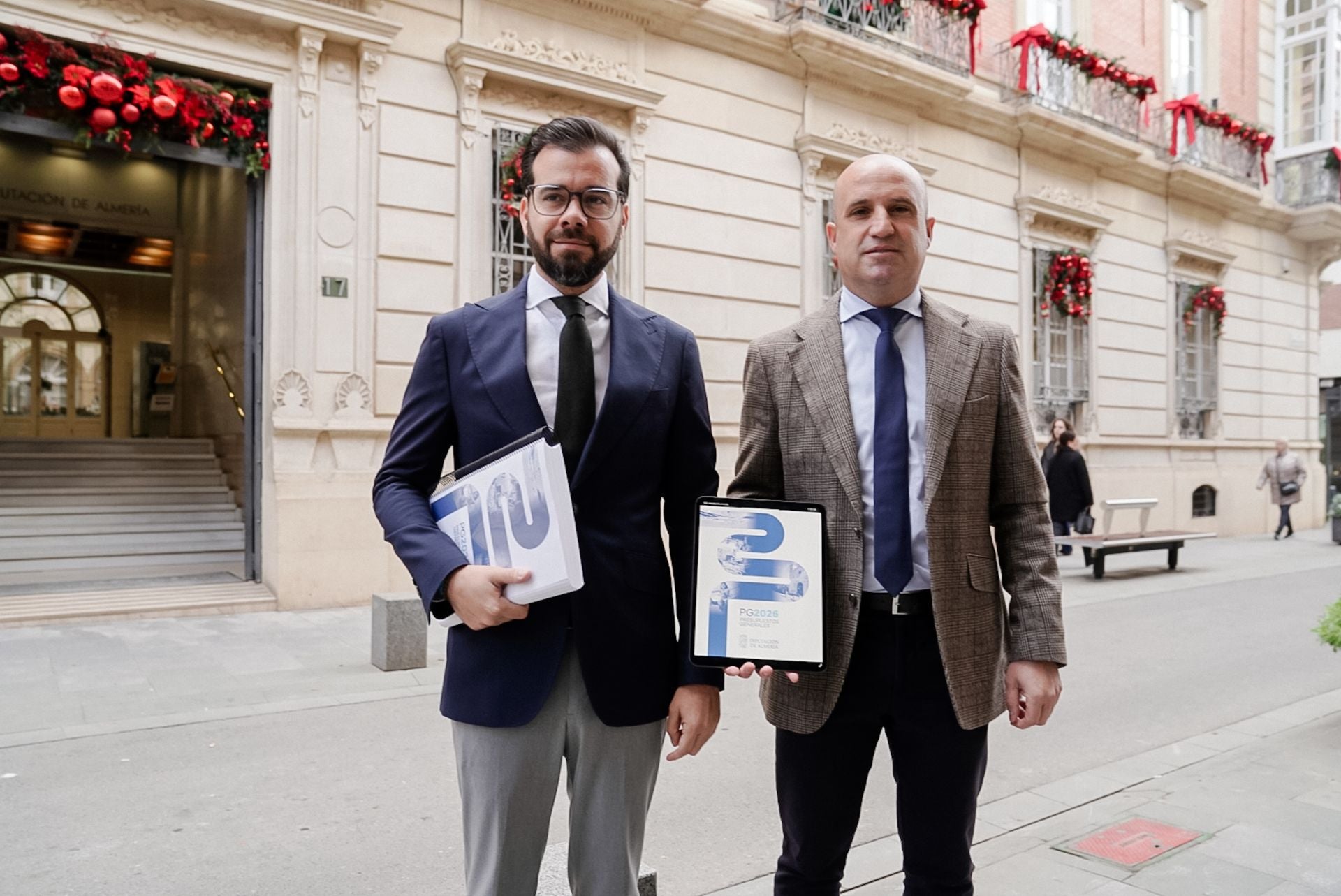 El diputado de Economía, Álvaro Izquierdo, y el presidente de Diputación, José Antonio García Alcaína.