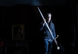 Hugo Vázquez, presidente de la Asociación Española de Amigos del Gran Capitán, en el Monasterio de San Jerónimo.