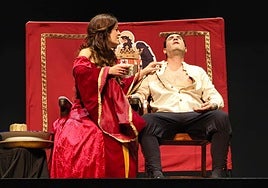 Pedro Güido escenificando su propia obra 'Loca'.