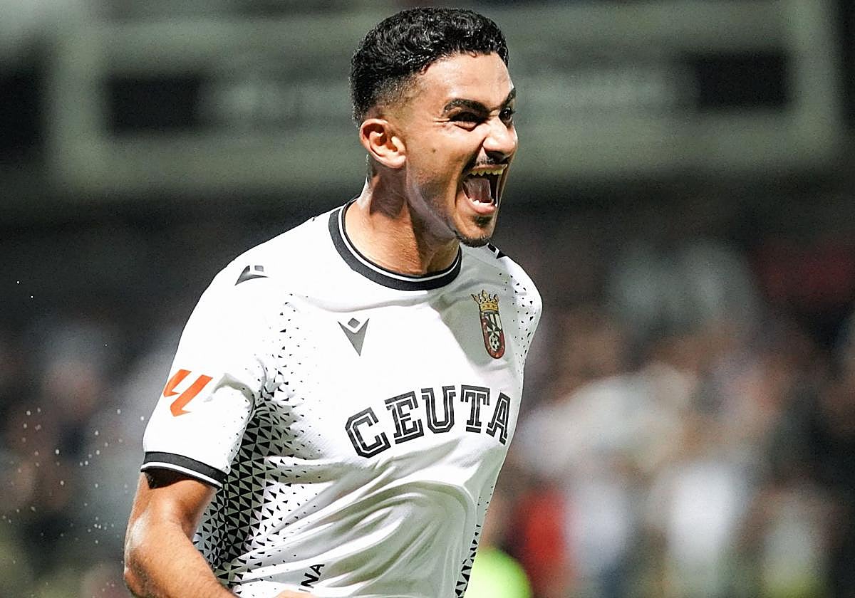 Youness celebra su gol al Eibar.