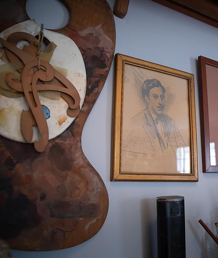 Imagen secundaria 2 - Arriba, cartel del Concurso de Cante Jondo realizado por Manuel Ángeles Ortiz y Hermenegildo Lanz. Debajo, pinturas de Ismael González de la Serna y retrato de Hermenegildo. 