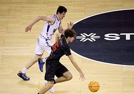 El filial del Covirán disputó su penúltimo partido del grupo en el Palacio de los Deportes.