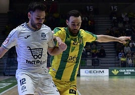 Una de las acciones del partido en el Olivo Arena.