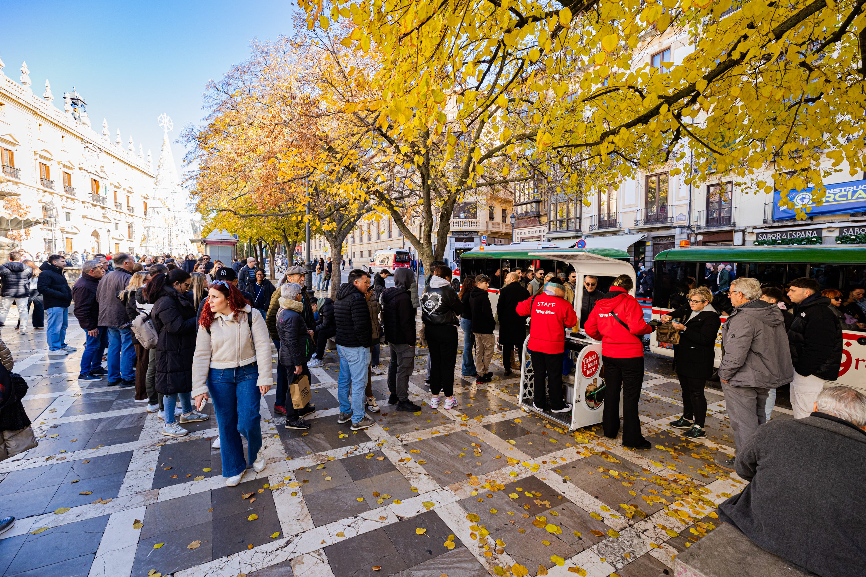 Ambientazo en las calles de Granada