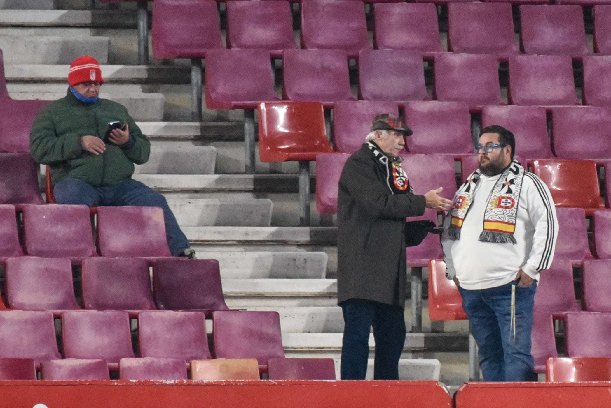 Encuéntrate en la grada del Granada-Ceuta