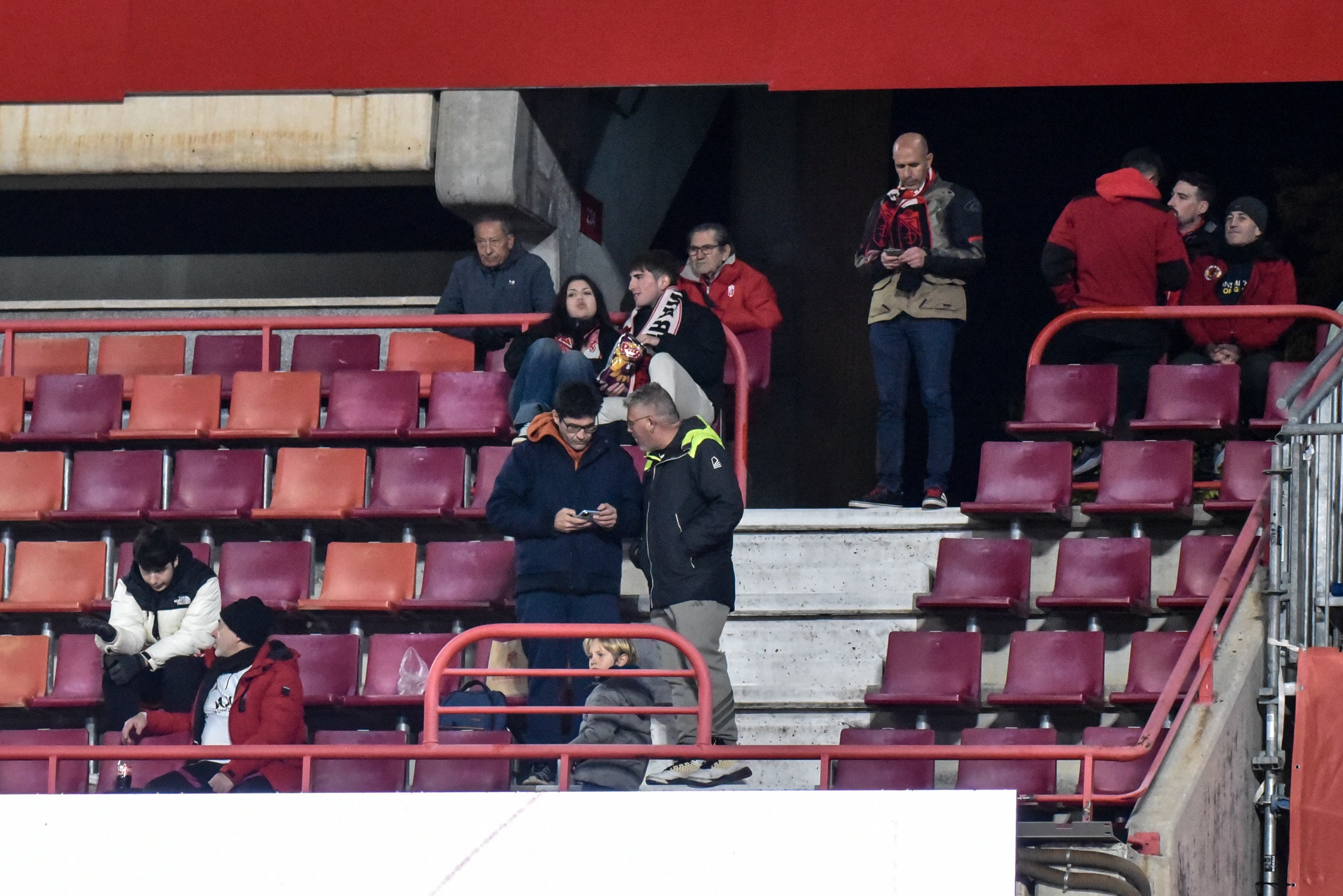 Encuéntrate en la grada del Granada-Ceuta