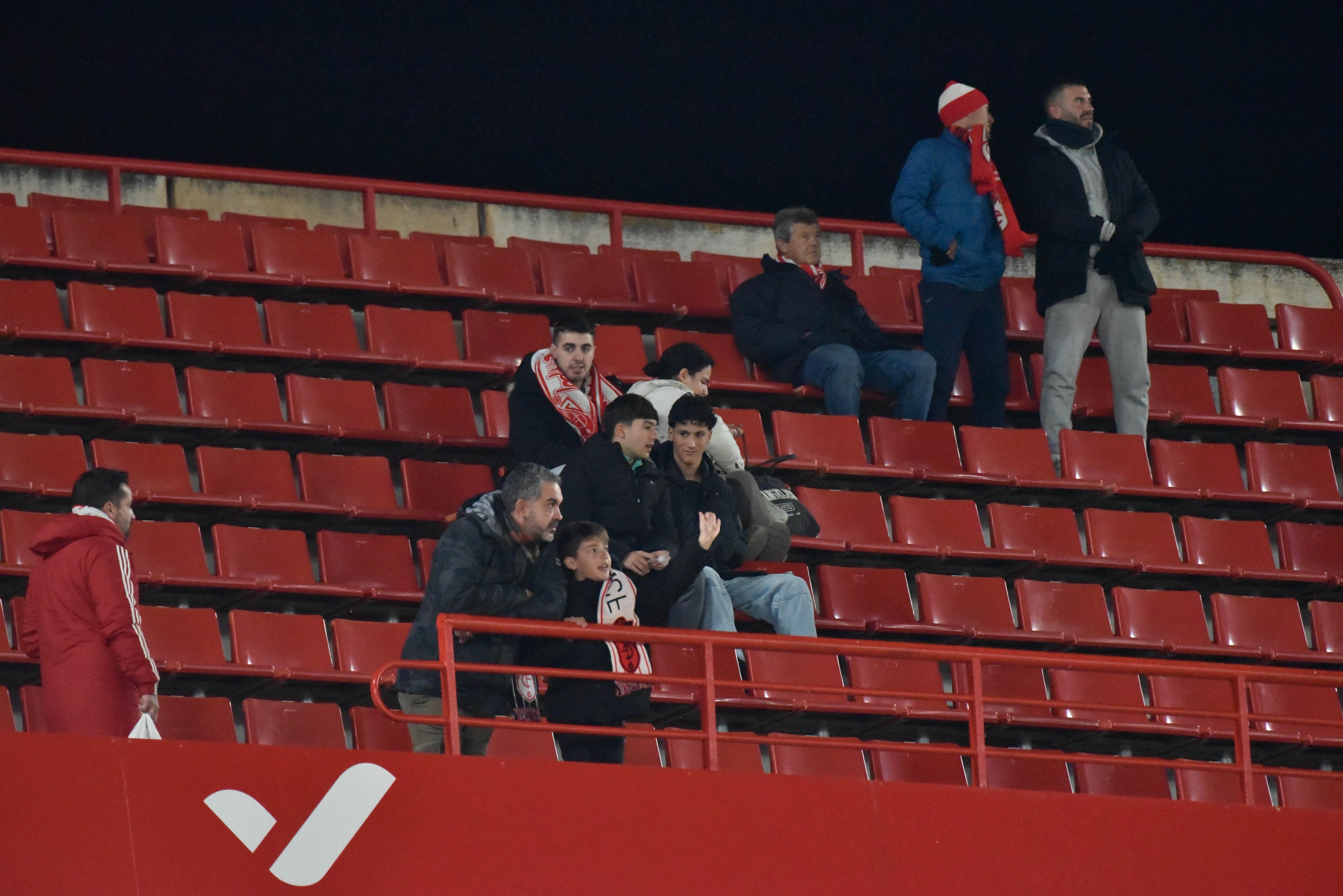 Encuéntrate en la grada del Granada-Ceuta