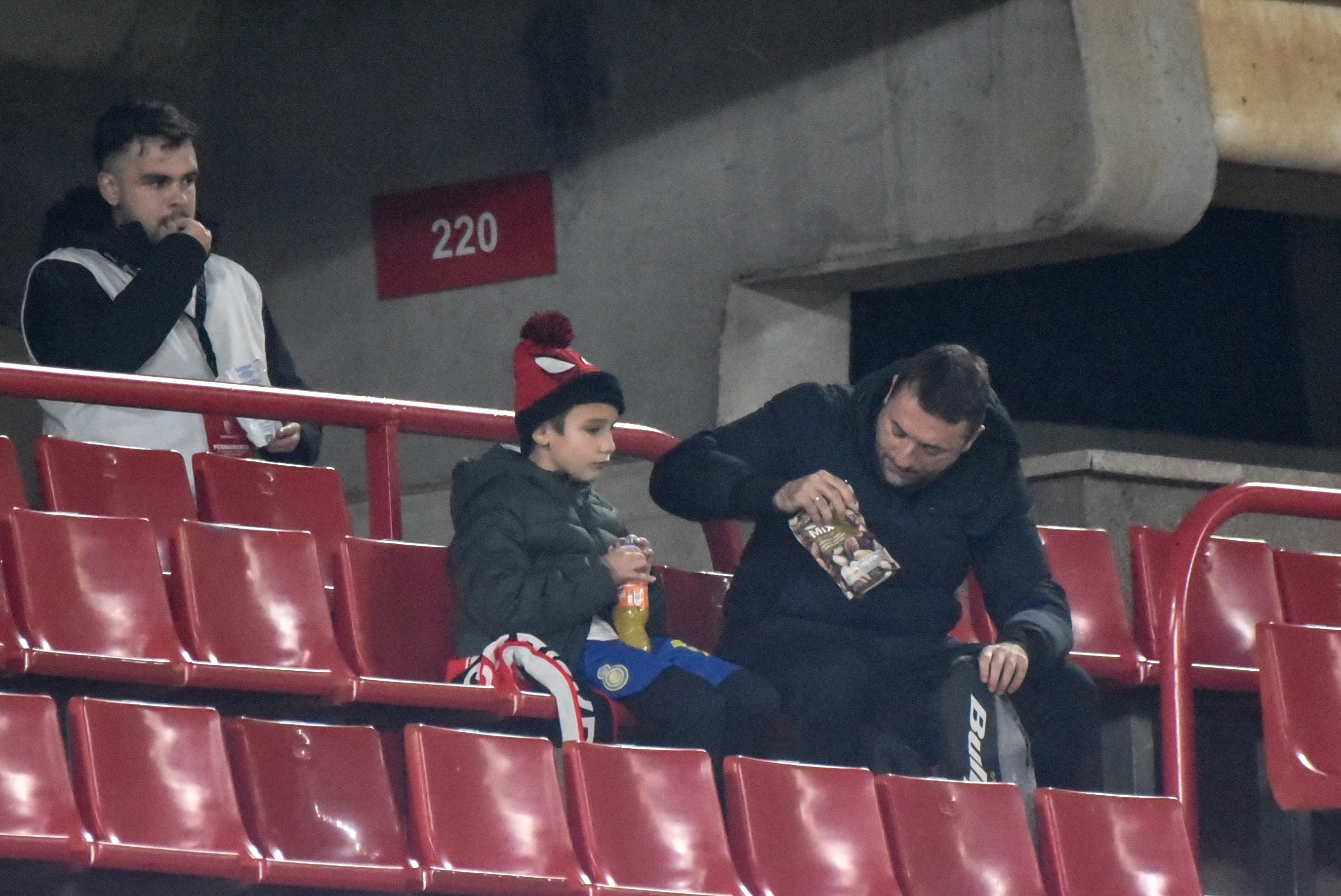 Encuéntrate en la grada del Granada-Ceuta