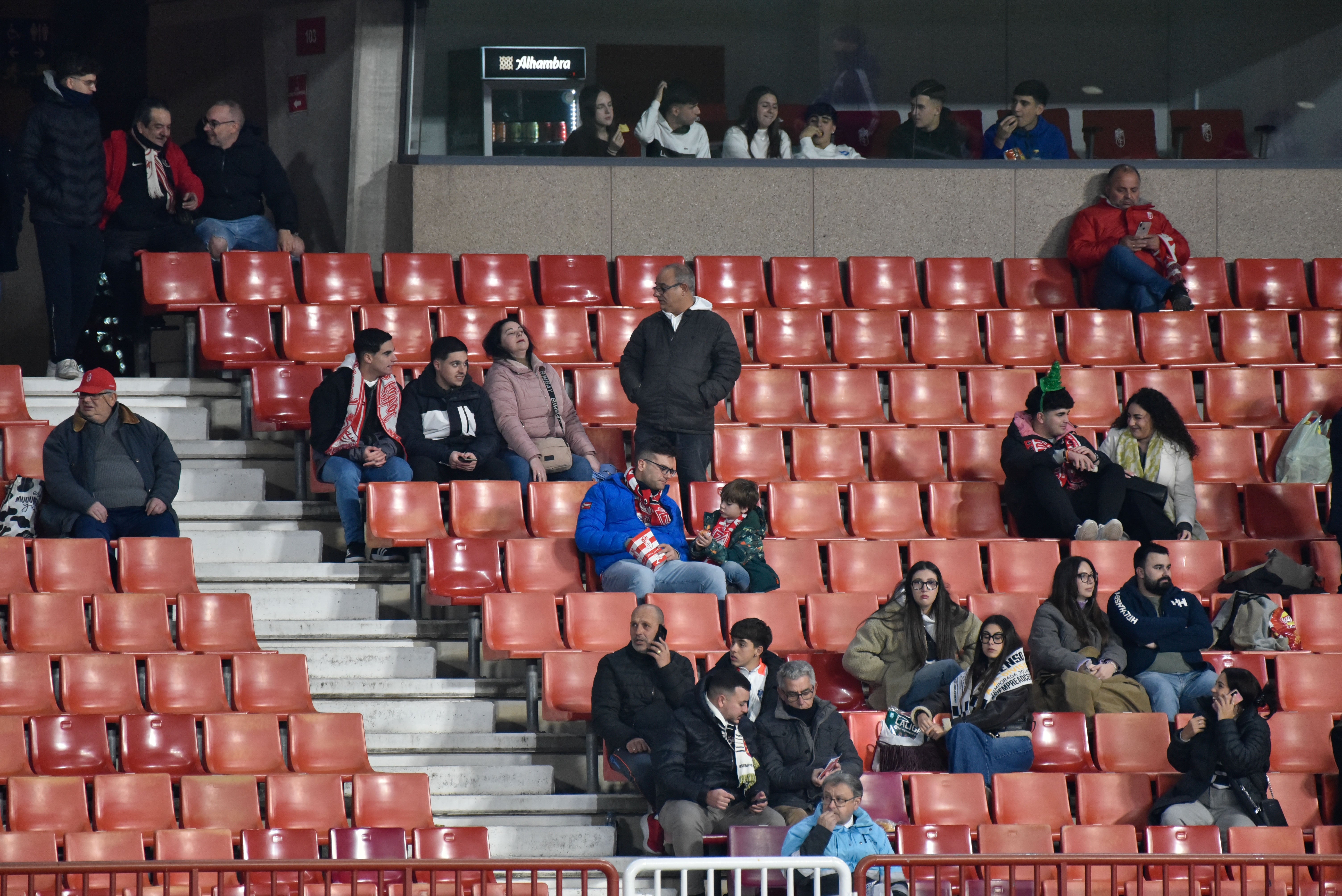 Encuéntrate en la grada del Granada-Ceuta