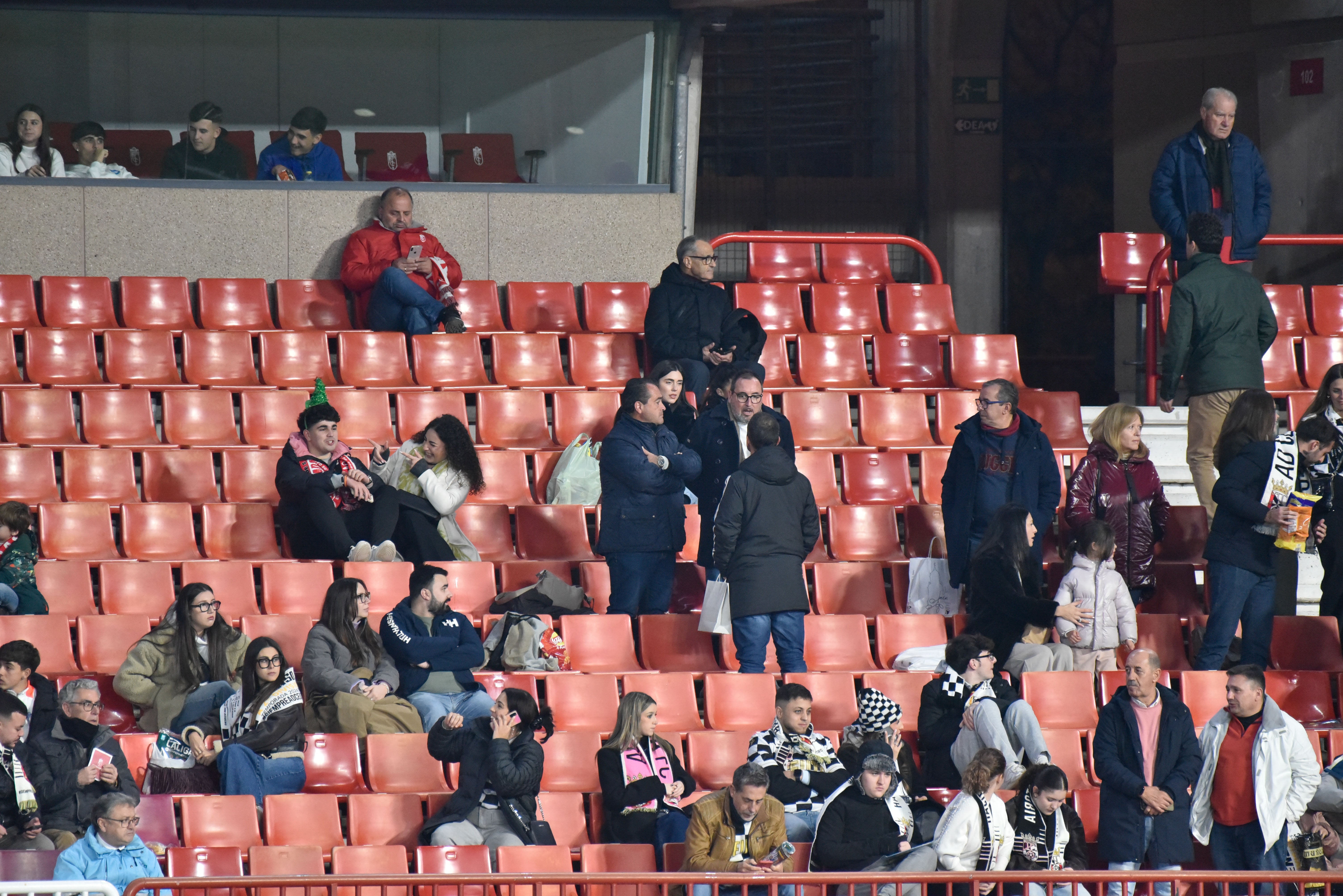 Encuéntrate en la grada del Granada-Ceuta
