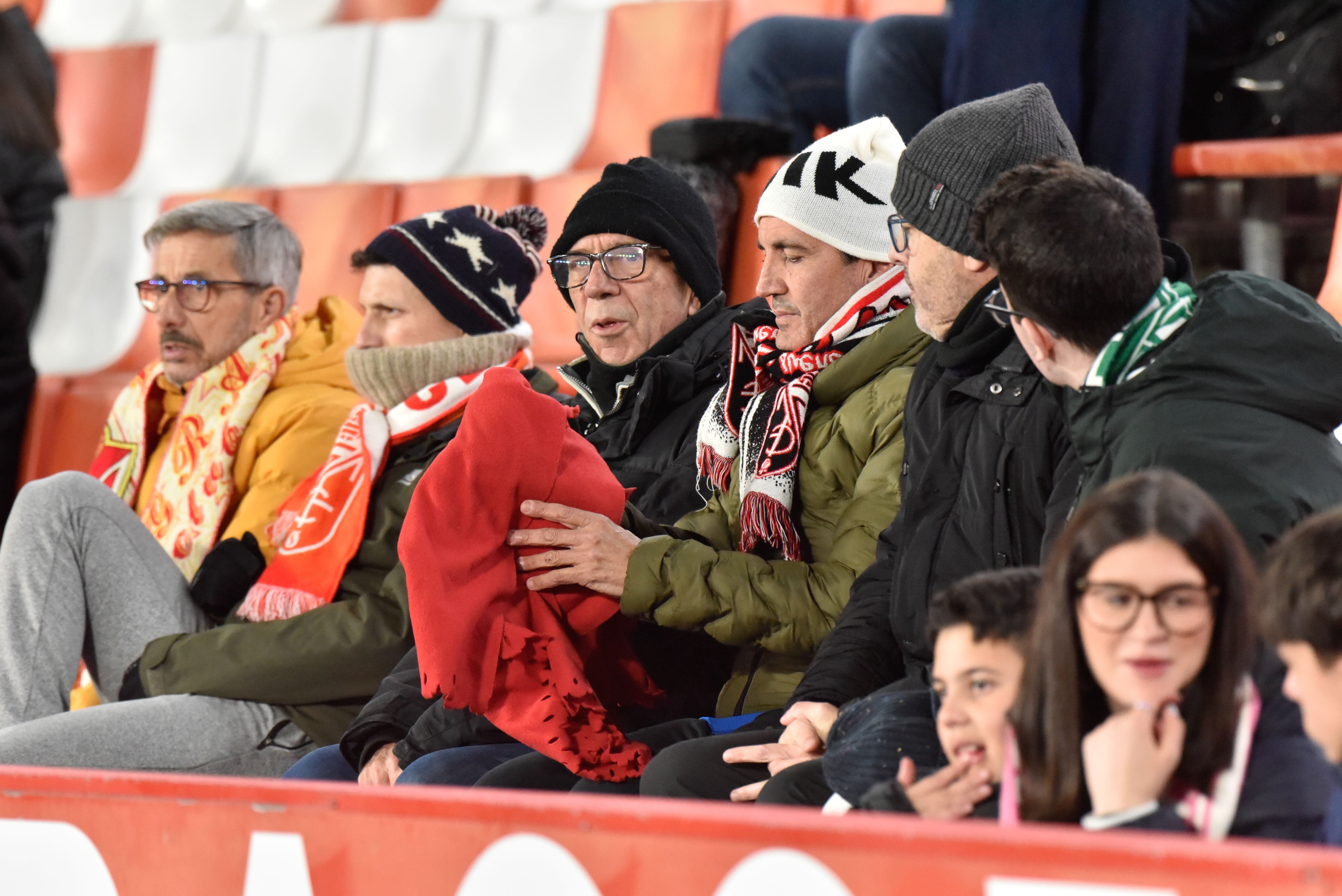 Encuéntrate en la grada del Granada-Ceuta