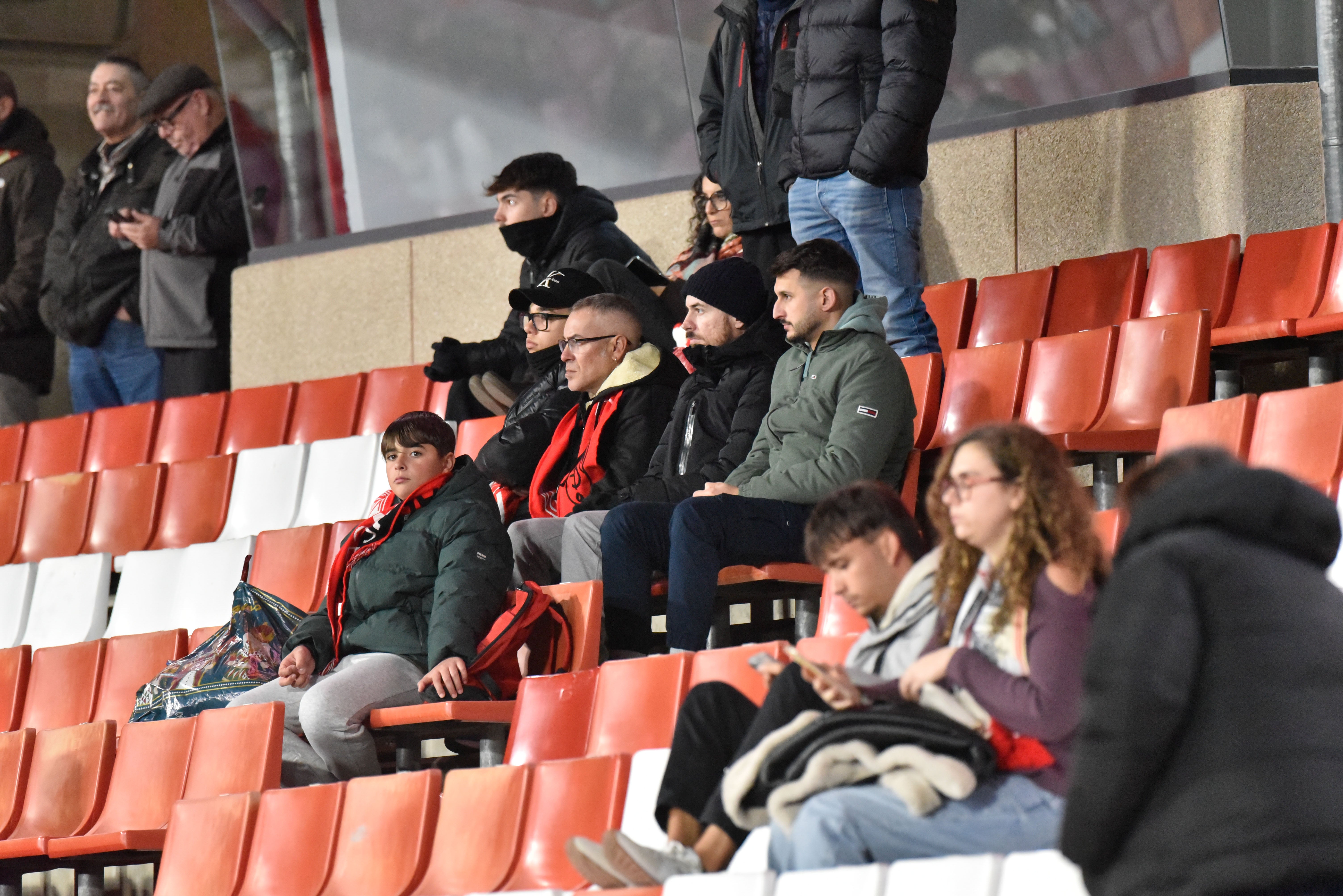 Encuéntrate en la grada del Granada-Ceuta