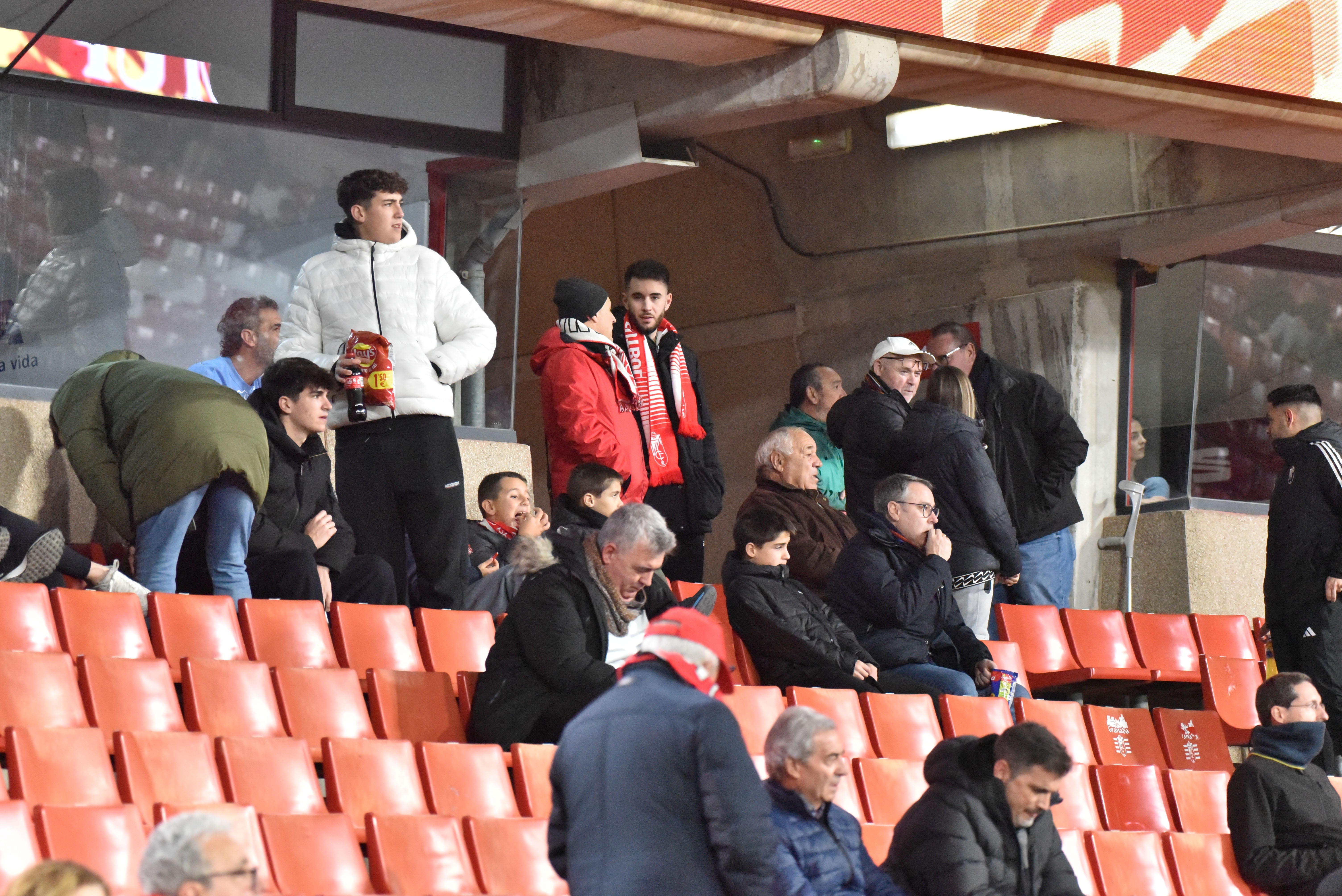 Encuéntrate en la grada del Granada-Ceuta