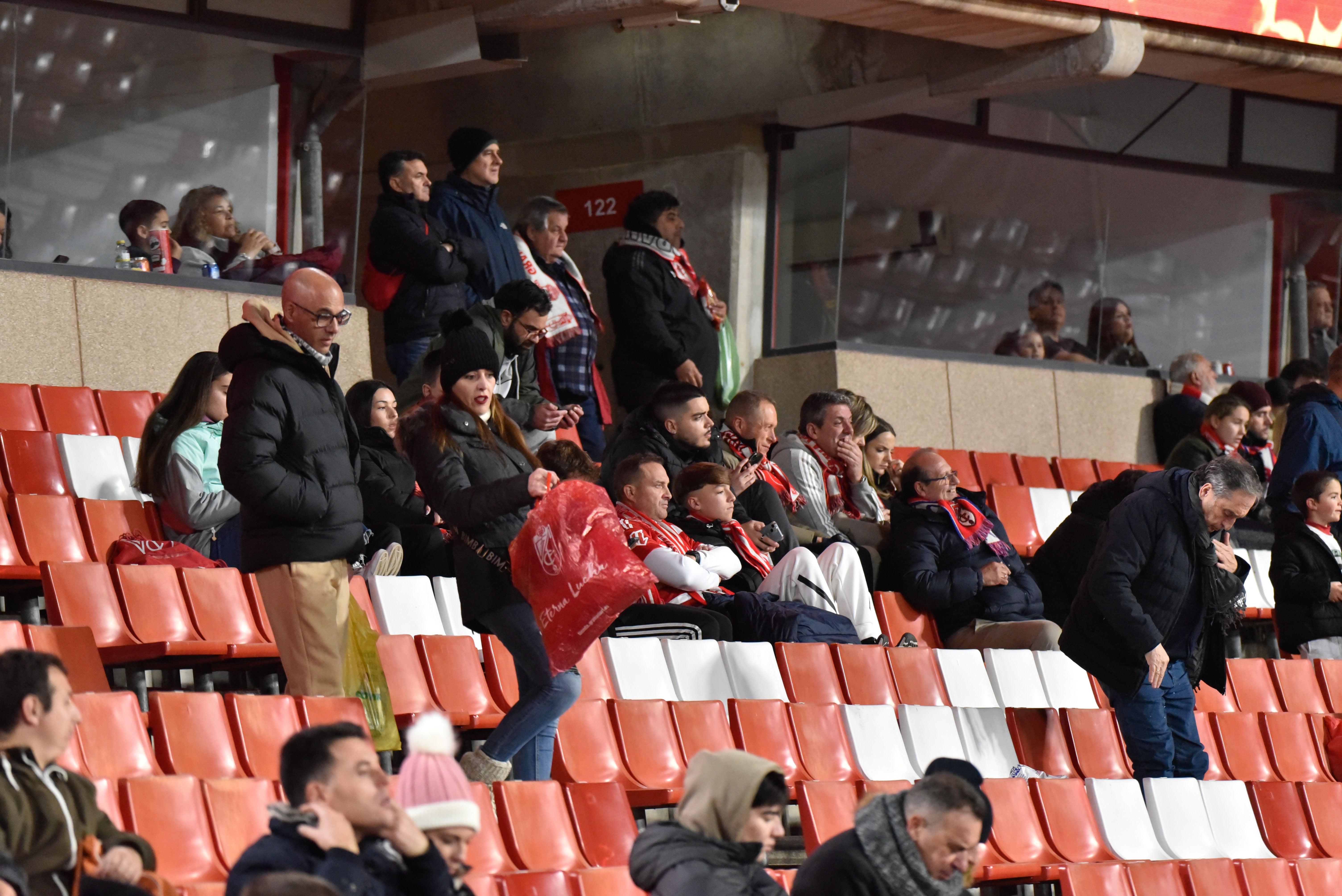 Encuéntrate en la grada del Granada-Ceuta