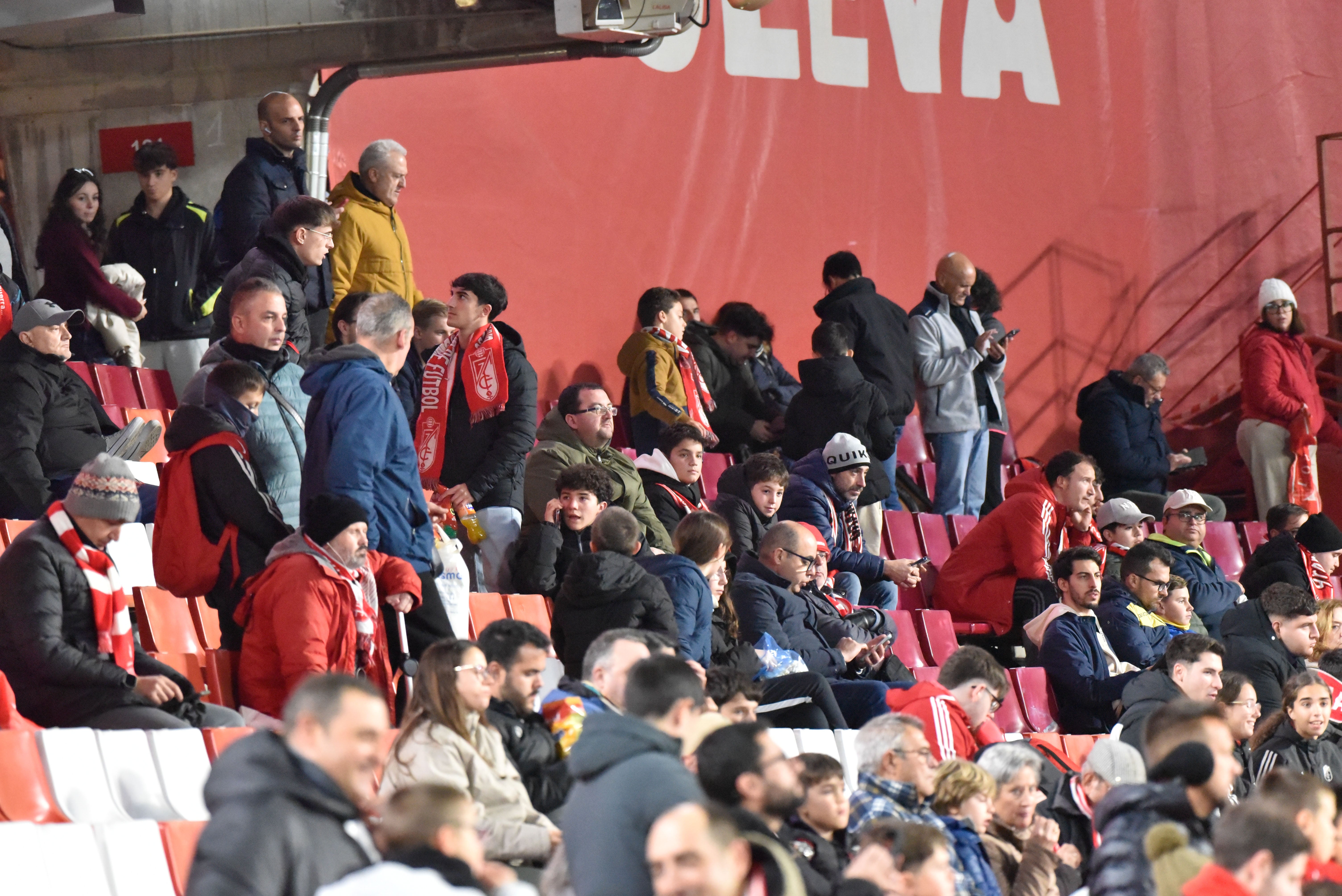 Encuéntrate en la grada del Granada-Ceuta