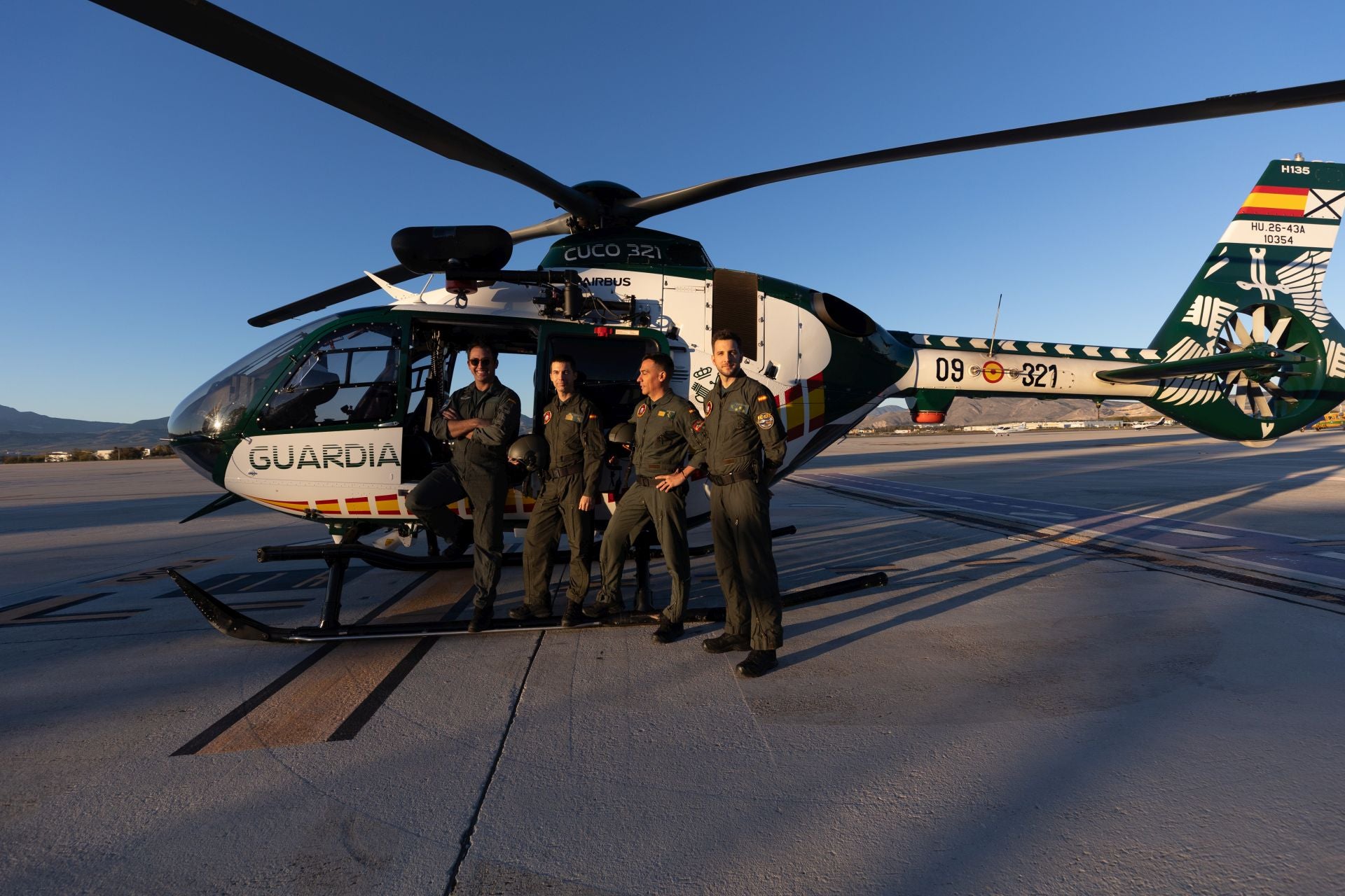 De Los Cármenes a Sierra Nevada: así se ve Granada desde el aire en helicóptero