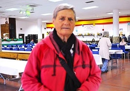 Isabel Murcia, en el salón cultural de su pueblo de Mecina Bombarón.